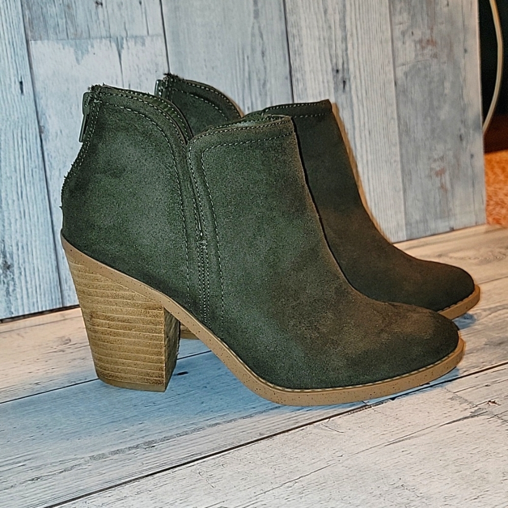 Ankle boot NWOT